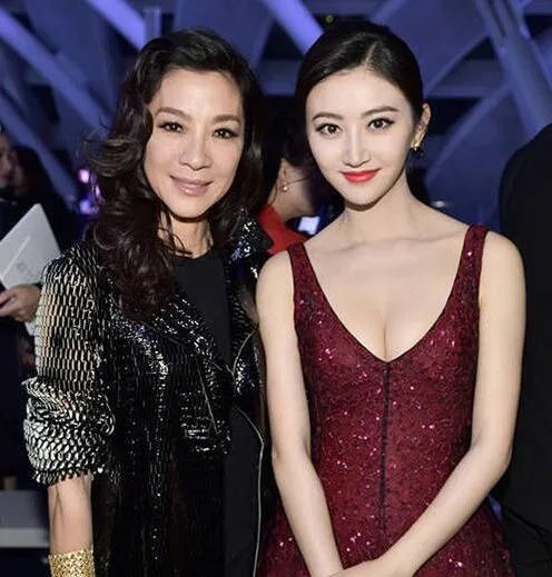 娱乐圈有哪些名副其实的「合影杀手」？