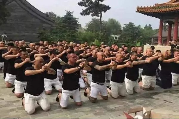 天安社永兴珠海打架视频事件 闹事被抓了起来