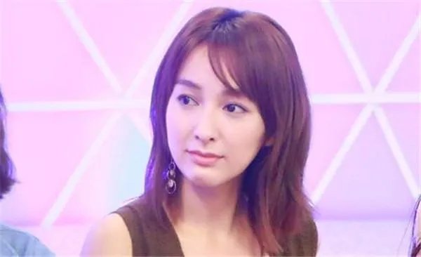 吴昕疑似公布恋情，她到底是跟谁在一起了？