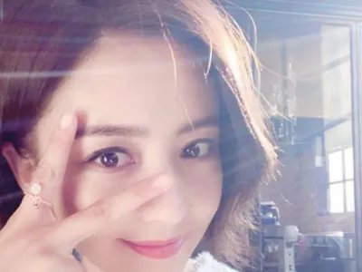 佟丽娅曾经主持过春晚，没有主持经验的她表现的怎么样？