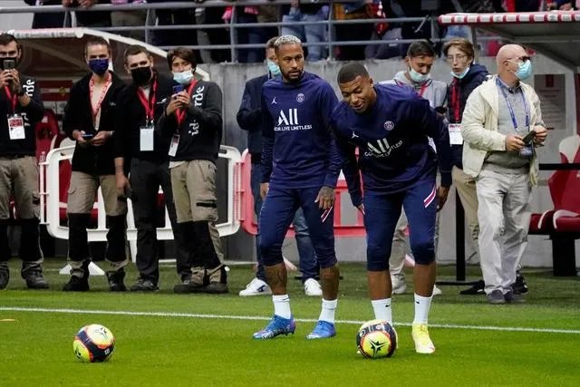 梅西在大巴黎的首秀表现怎么样？