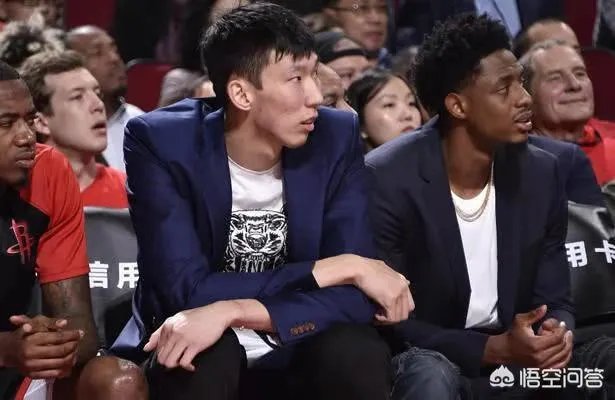 周琦登场，强势完成双手暴扣，为什么火箭队替补席连个鼓掌的都没有？