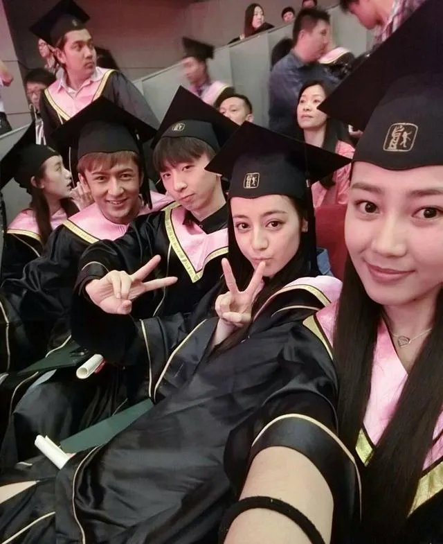 扒一扒明星毕业照，看看明星的颜值是如何“疯狂生长”的？