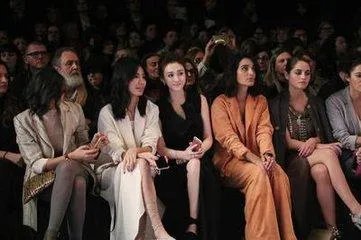 娱乐圈有哪些名副其实的「合影杀手」？