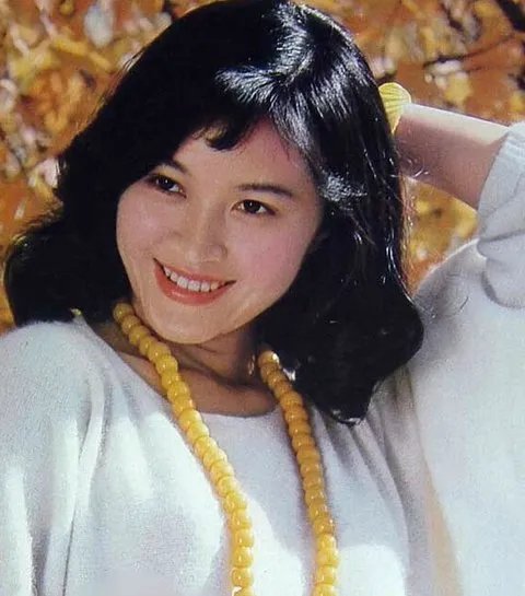 方舒外号“高压线”，追求者无数，意外车祸撞出姐弟恋。后来怎样？