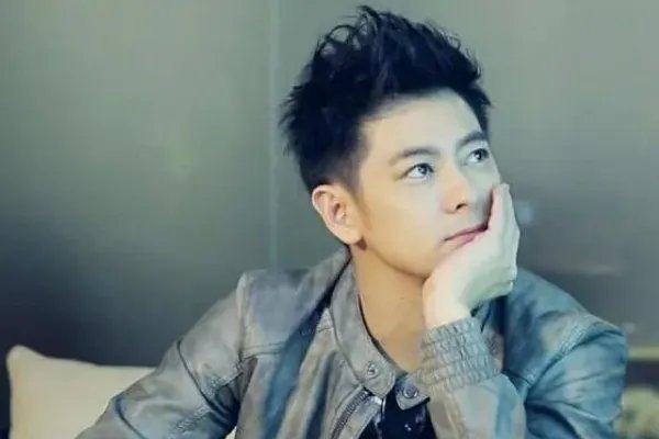 林志颖与林心如同台引发热议，大家的关注点在哪儿？