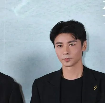 张晋在《狼群》做“头狼”，剧中还有哪些演员的演技惊艳到了你？