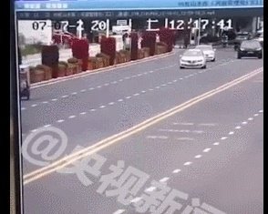 贵州公交坠湖,21人遇难:今生,你其实已经和很多人告过别了,你赞同吗?