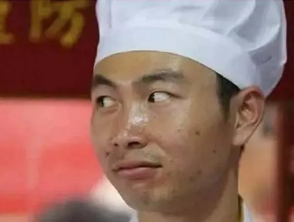 当年那个为了女粉丝,辞职回家结婚的“拉面哥”,他后来还好吗?