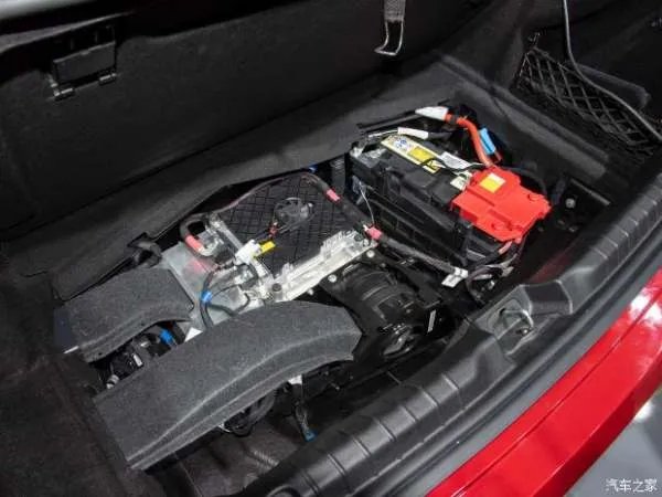 玛莎拉蒂把Ghibli的价格打下来了！2.0T+48V轻混 这价格 香！