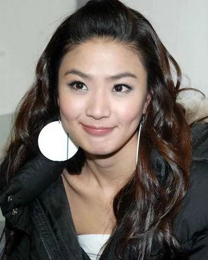 洪小铃江祖平对比照公开 揭秘洪小玲情史