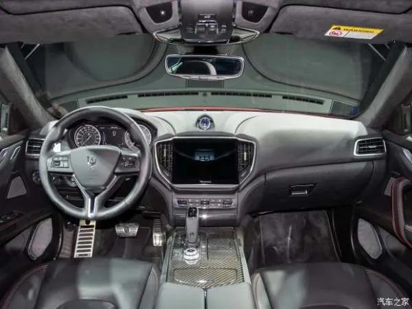 玛莎拉蒂把Ghibli的价格打下来了！2.0T+48V轻混 这价格 香！