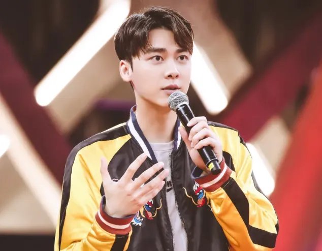 李易峰模仿粉丝尖叫,他这么皮你喜欢吗?