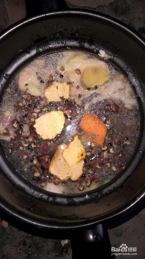 家常炖鸡架的做法