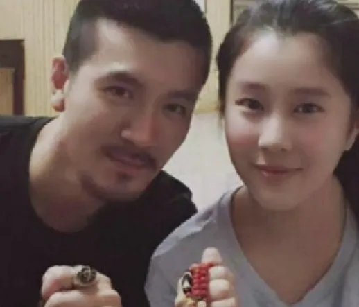 杨子罕见晒女儿近照，19岁杨海润从小美到大，是不是像黄圣依呢？