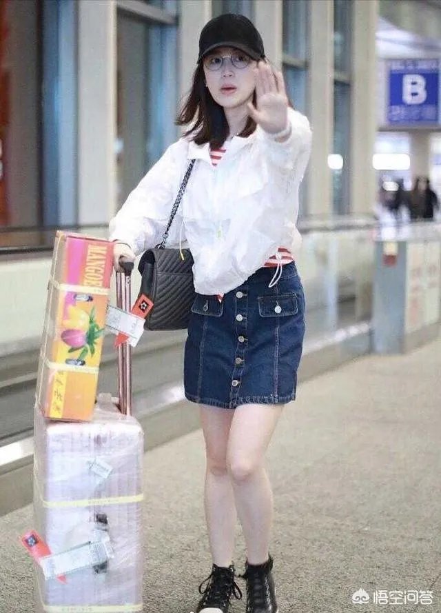 马蓉在机场的私服穿搭好看吗？