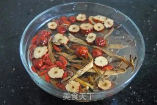 黄花菜排骨汤