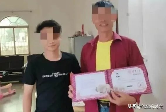 高考生伪造清华录取通知书背后的原因是什么？