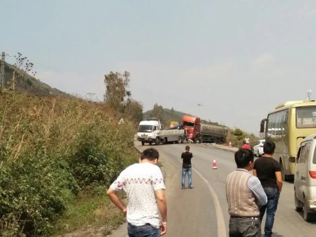 南京南站一男子被高铁列车夹站台身亡，应该怪谁？