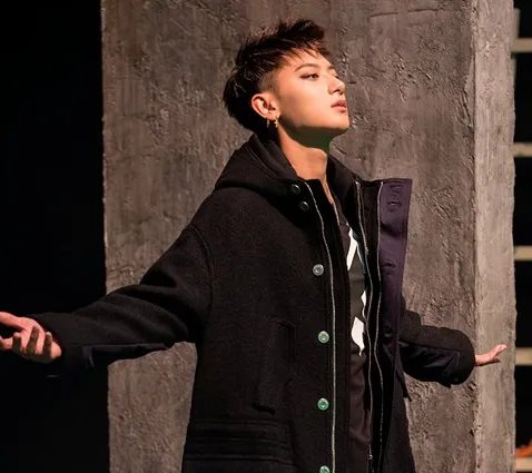 黄子韬解约是真是假 深度揭秘解约内幕