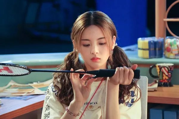 杨超越与老板吵架，是什么给了她吵架的底气？