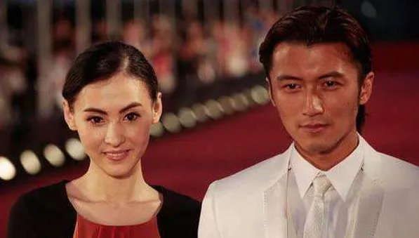 张柏芝新店与前夫做邻居，是蹭热度还还是放不下？