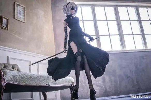 日本阿宅自制《尼尔：机械纪元》2B小姐姐 吊带黑丝妙不可言！