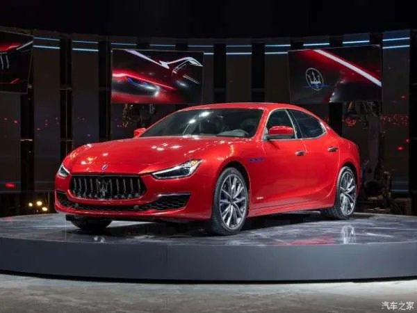 玛莎拉蒂把Ghibli的价格打下来了！2.0T+48V轻混 这价格 香！