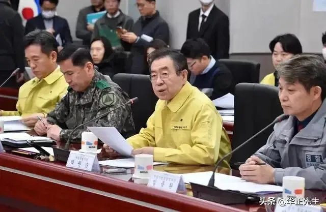 韩国总统文在寅赴大邱，他不怕被感染新冠肺炎吗？