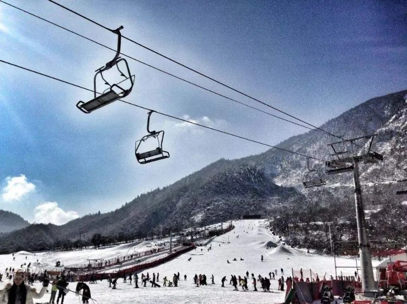 中国十大滑雪胜地排行榜：成都西陵雪山滑雪场上榜，北京有两处