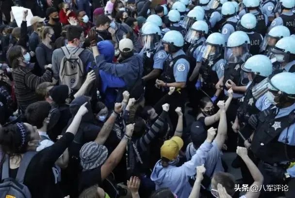 你觉得特朗普会打败拜登连任吗?为什么?