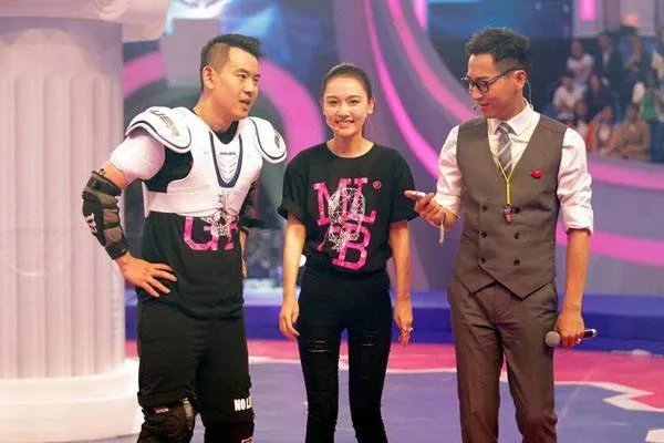 被爆著名女艺人被曝欺凌男助理，当事人回应，她是否如此真的无辜？