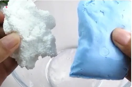 不用胶水和硼砂水和粘土和剃须泡怎么做起泡胶？