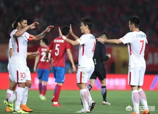 今年的中超联赛，广州恒大与上海上港你更看好谁？