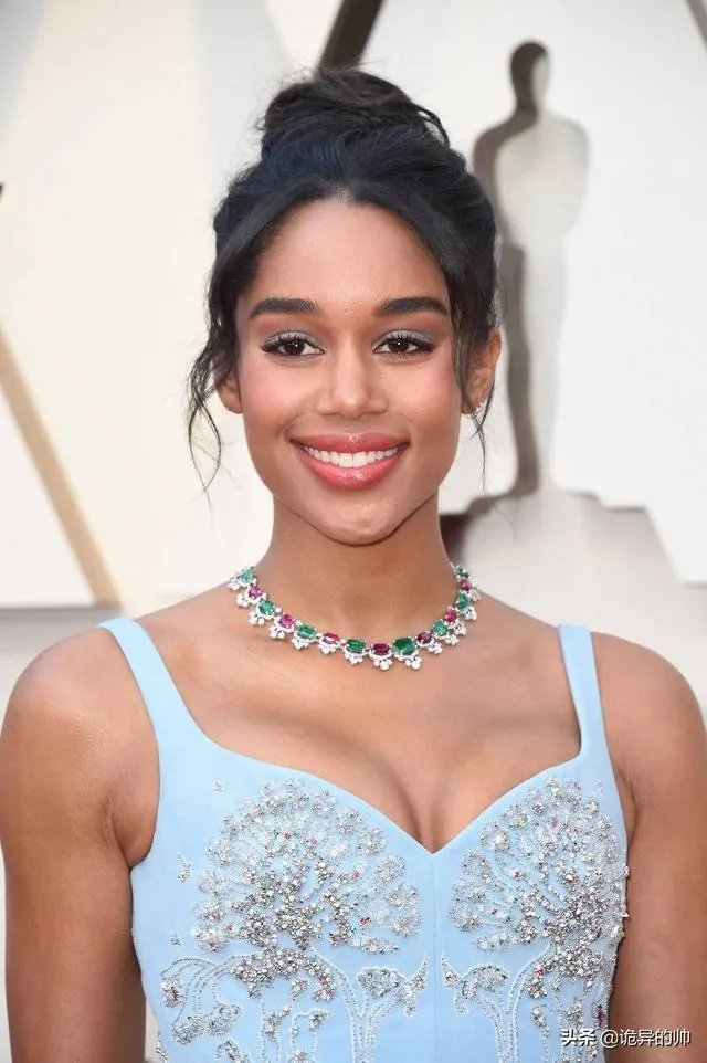 汤普森和女友法国度假秀恩爱，帕楚里亚无辜躺枪，你怎么看？