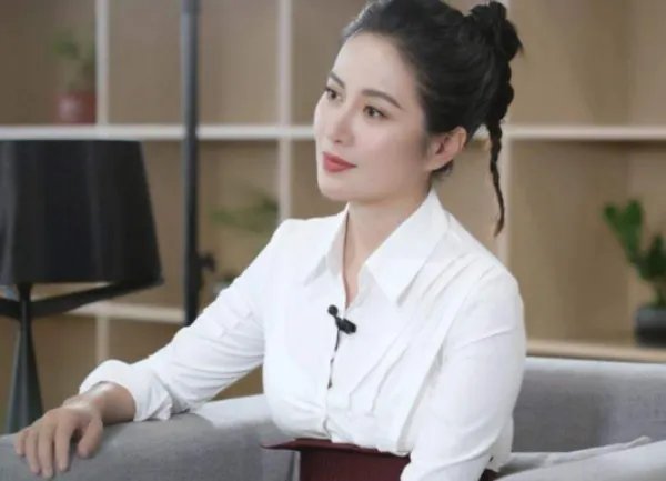 叶璇在《奋斗吧主播》中直言直语引起争议，她还曾做过哪些惹人非议的事情？