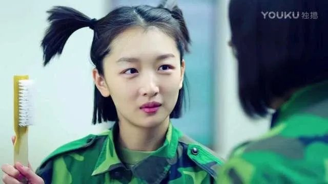 倪妮和周冬雨未P图合影曝光,这两个谋女郎谁赢了?