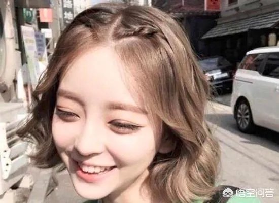 女生波波头烫发发型？