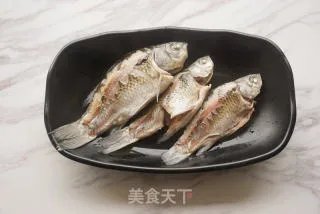 热拌鲫鱼