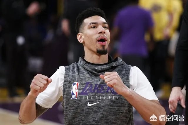 如何看待湖人布拉德利退出复赛，湖人应该怎么办？