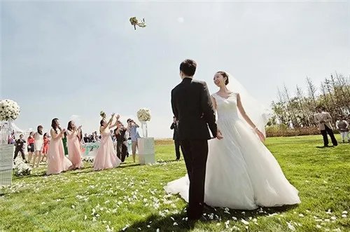 关于婚礼的歌曲有哪些 温馨婚礼歌曲推荐