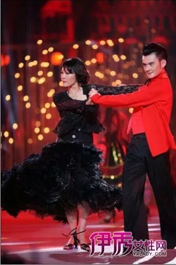 相宜本草《舞出我人生》老少配更精彩