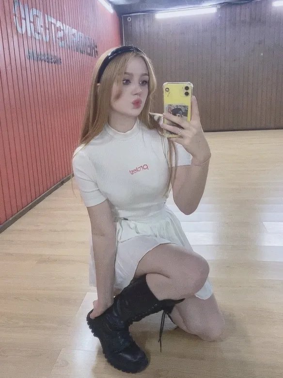 凹凸有致尽显风情！肉感长腿御姐“Grusha”攻略美图！