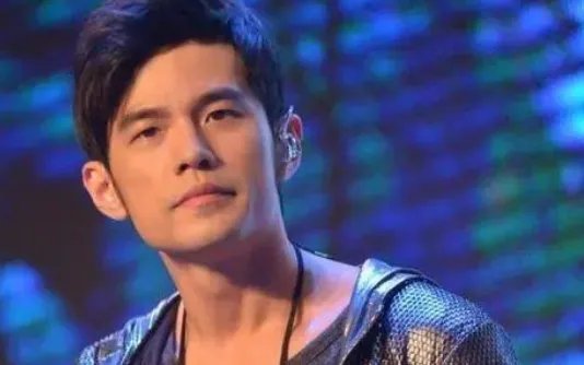 周杰伦投资KTV被告300首歌侵权