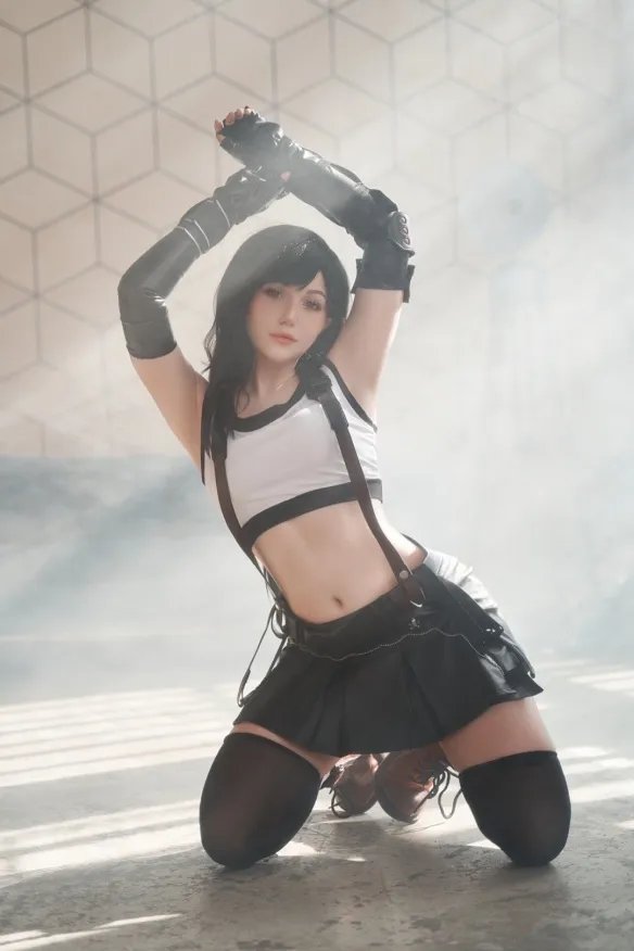 凹凸有致尽显风情！肉感长腿御姐“Grusha”攻略美图！