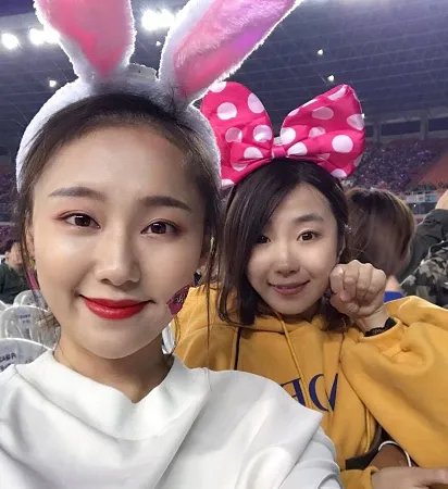 周杰伦演唱会上的小仙女是怎么回事啊？