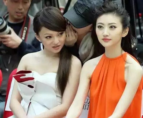 娱乐圈有哪些名副其实的「合影杀手」？